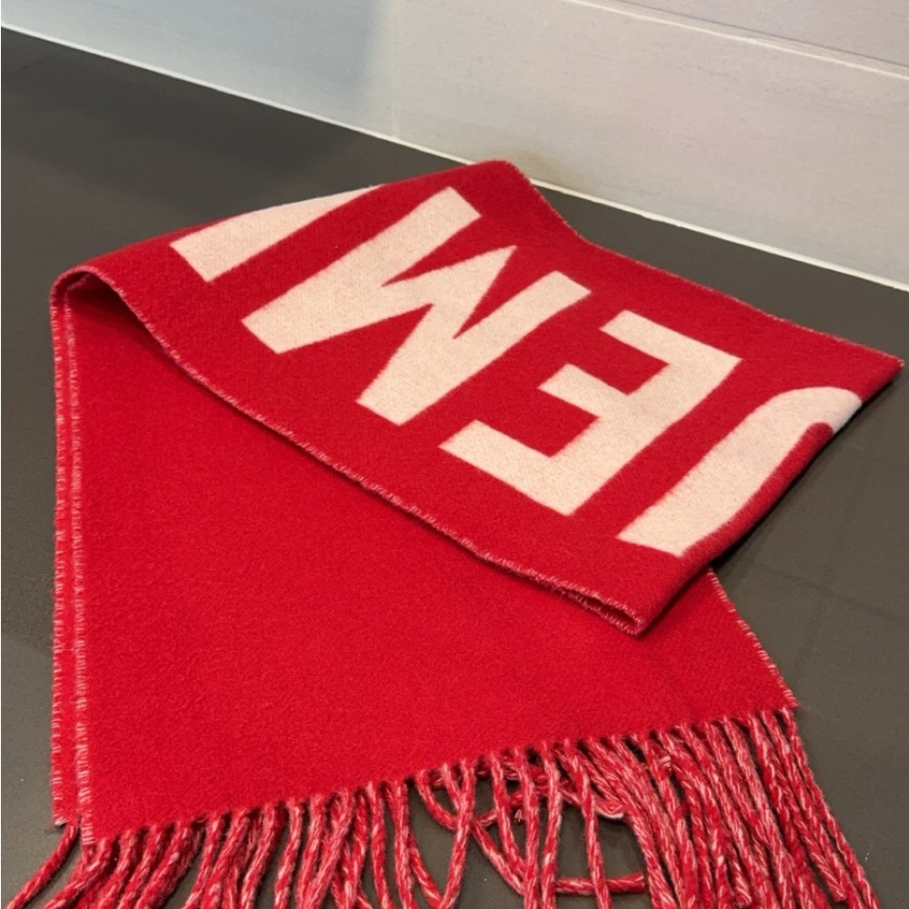 Jacquemus The Jacquemus Logo scarf Red
